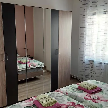 Apartma Center Apartment *