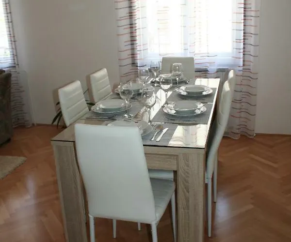 Apartma Center 아파트